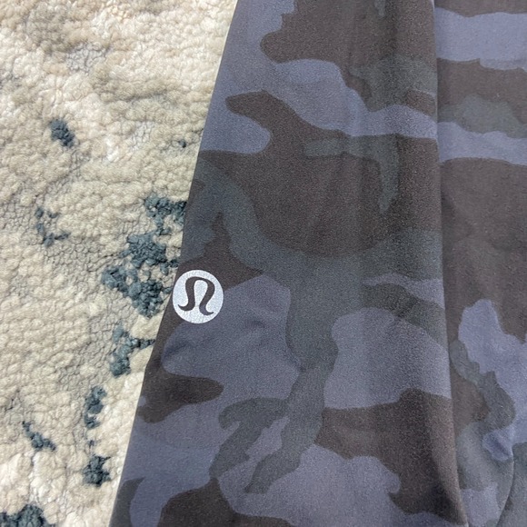 Lululemon Fast and Free Crop Leggings Womens 26W Navy Black Camouflage Workout - Picture 8 of 9